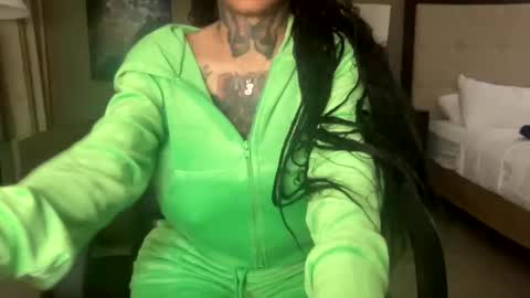 CreamyExotica online show from 12-28-24, 10:14