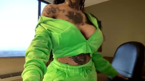 CreamyExotica online show from 12-28-24, 01:17