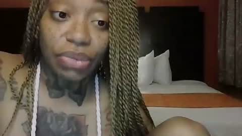 CreamyExotica online show from 11-30-25, 11:14