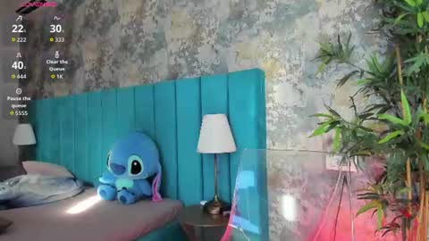 Snapshot of creamyinkk chatting on 06-16-26, 04:48 Sophie online show from 06-16-26, 04:48