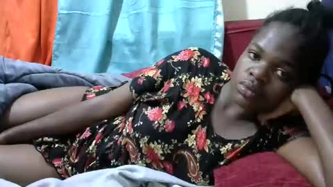 Snapshot of creamymomma chatting on 12-30-24, 12:32 verah online show from 12-30-24, 12:32