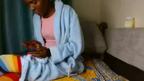 Snapshot of creamypro_ chatting on 12-21-24, 11:22 Taurus04 online show from 12-21-24, 11:22