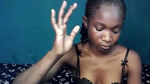 creamyxsugar online show from 10-31-25, 02:40