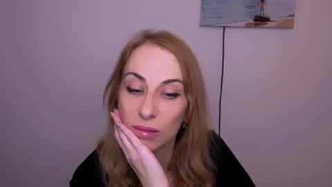 Snapshot of create_your_own_sun chatting on 10-14-25, 12:50 Lera online show from 10-14-25, 12:50