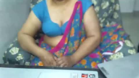 Snapshot of crezybhabihot chatting on 01-16-25, 08:14 Sonika69 online show from 01-16-25, 08:14