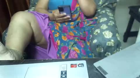 Snapshot of crezybhabihot chatting on 01-18-25, 01:41 Sonika69 online show from 01-18-25, 01:41