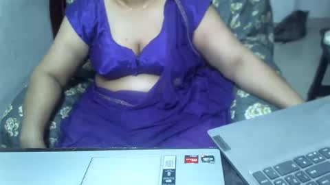Snapshot of crezybhabihot chatting on 01-26-25, 09:51 Sonika69 online show from 01-26-25, 09:51