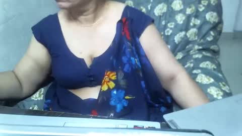 Snapshot of crezybhabihot chatting on 01-27-25, 08:28 Sonika69 online show from 01-27-25, 08:28