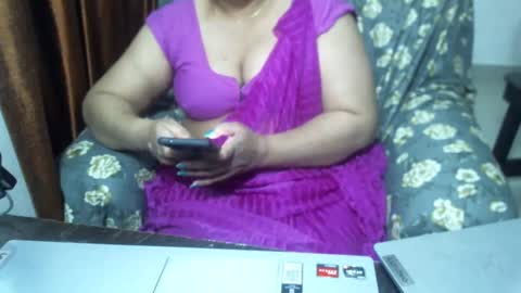 Snapshot of crezybhabihot chatting on 01-30-25, 11:33 Sonika69 online show from 01-30-25, 11:33