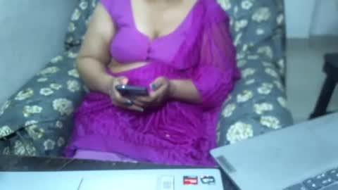 Snapshot of crezybhabihot chatting on 01-30-25, 11:02 Sonika69 online show from 01-30-25, 11:02