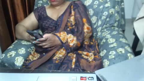 Snapshot of crezybhabihot chatting on 02-02-25, 01:55 Sonika69 online show from 02-02-25, 01:55