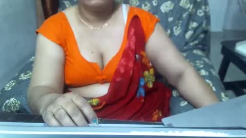 Snapshot of crezybhabihot chatting on 02-03-25, 01:52 Sonika69 online show from 02-03-25, 01:52