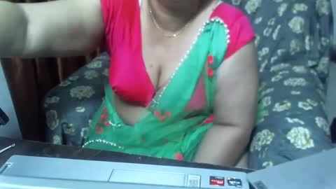 Snapshot of crezybhabihot chatting on 02-04-25, 10:54 Sonika69 online show from 02-04-25, 10:54