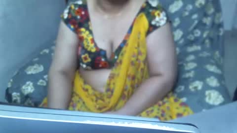Snapshot of crezybhabihot chatting on 03-05-25, 11:16 Sonika69 online show from 03-05-25, 11:16
