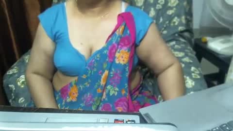 Snapshot of crezybhabihot chatting on 03-09-25, 11:14 Sonika69 online show from 03-09-25, 11:14