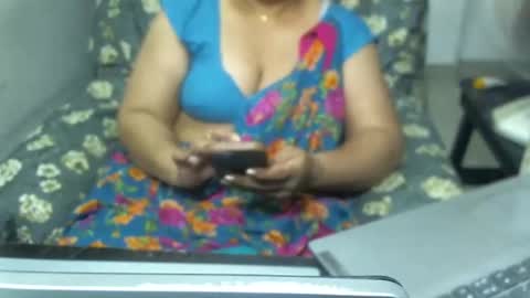 Snapshot of crezybhabihot chatting on 03-09-25, 07:15 Sonika69 online show from 03-09-25, 07:15