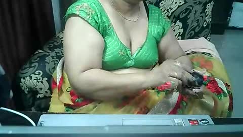 Snapshot of crezybhabihot chatting on 09-10-25, 11:21 Sonika69 online show from 09-10-25, 11:21