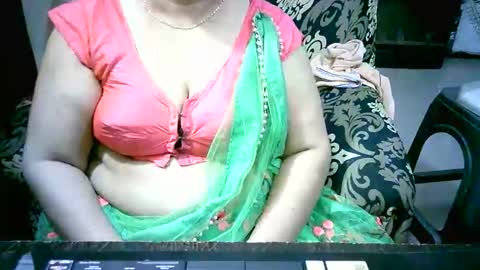 Snapshot of crezybhabihot chatting on 10-05-25, 05:55 Sonika69 online show from 10-05-25, 05:55