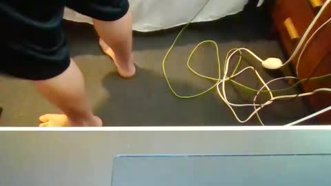 W online show from 02-12-25, 01:06