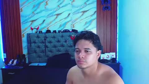 CRISANDMERY online show from 06-18-26, 05:41