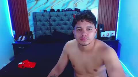 CRISANDMERY online show from 06-19-26, 05:45