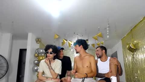 Snapshot of crismens chatting on 02-11-25, 06:19 crismens online show from 02-11-25, 06:19