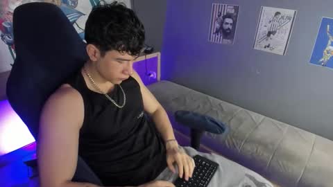 Snapshot of criss_adams chatting on 01-10-26, 02:24 Cris online show from 01-10-26, 02:24