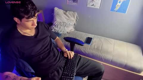 Snapshot of criss_adams chatting on 01-11-26, 01:54 Cris online show from 01-11-26, 01:54