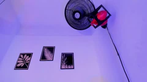 criss_zuri online show from 04-15-26, 12:01