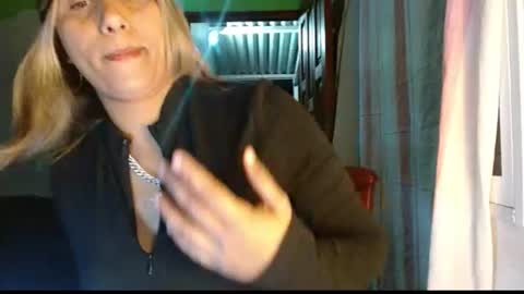 Snapshot of crisshantall chatting on 07-29-26, 03:15 crisshantall online show from 07-29-26, 03:15