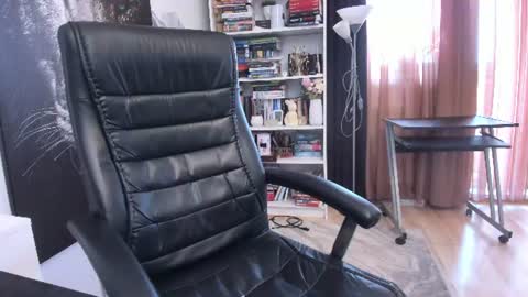 Twitter Christinne p online show from 07-27-26, 08:32