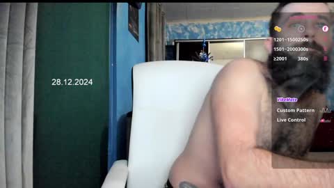 Snapshot of crissstud chatting on 12-28-24, 03:26 Criss online show from 12-28-24, 03:26