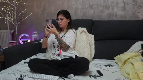 crissy_love online show from 02-06-25, 11:37