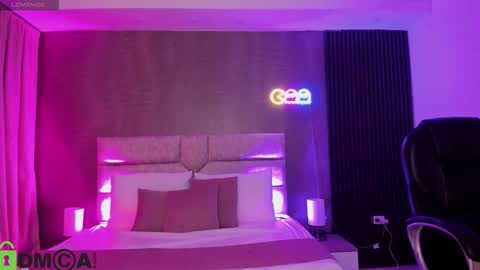 Snapshot of cristal__adams chatting on 09-28-25, 12:21 cristal__adams online show from 09-28-25, 12:21