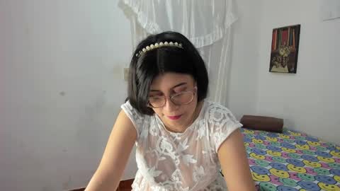 Snapshot of cristal_g19 chatting on 01-25-25, 03:30 online show from 01-25-25, 03:30