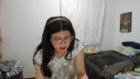 Snapshot of cristal_g19 chatting on 02-10-25, 05:36 online show from 02-10-25, 05:36