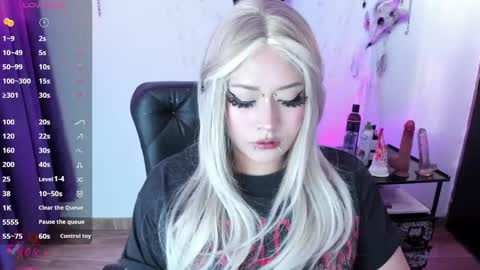 Snapshot of cristal_kosh chatting on 03-08-25, 11:58 Cris online show from 03-08-25, 11:58