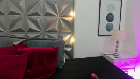 Snapshot of cristal_rosee11 chatting on 06-03-26, 12:30 Cristal online show from 06-03-26, 12:30