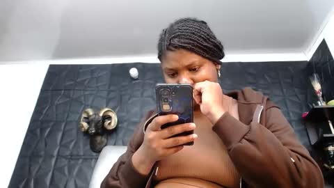 Snapshot of cristal_smith06 chatting on 05-05-26, 09:50 Hanna online show from 05-05-26, 09:50