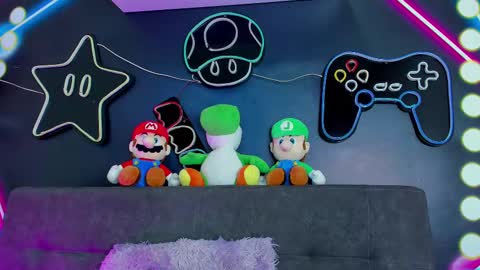 Nicole  Connection time 220pm-910pmCol online show from 02-12-25, 07:45