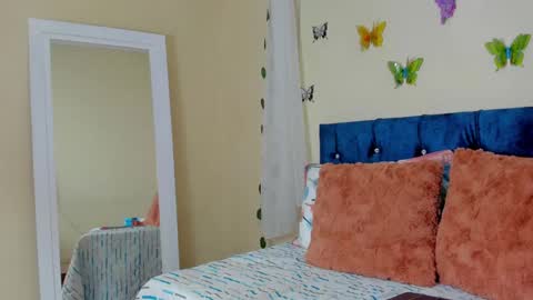 Snapshot of cristalwalker__ chatting on 01-31-25, 04:06 cristal walker online show from 01-31-25, 04:06