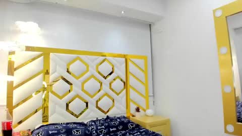  Independent Model online show from 01-15-25, 03:43