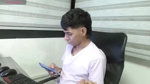 Snapshot of cristhian_slytherin chatting on 09-23-25, 06:16 cristhian online show from 09-23-25, 06:16