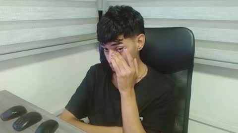 Snapshot of cristhian_slytherin chatting on 09-27-25, 06:29 cristhian online show from 09-27-25, 06:29