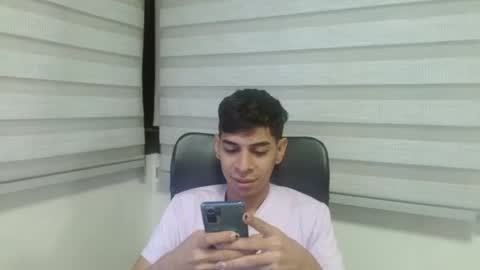 Snapshot of cristhian_slytherin chatting on 09-28-25, 04:40 cristhian online show from 09-28-25, 04:40