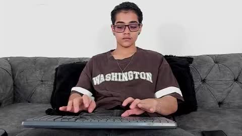 cristian_suarezz_ online show from 10-16-25, 09:27