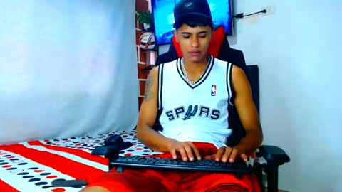 Snapshot of cristiantayron chatting on 05-25-26, 01:39 cristian online show from 05-25-26, 01:39