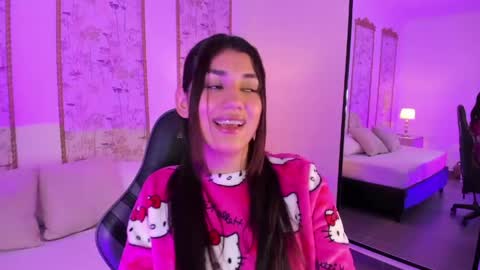 C R I S T I N online show from 06-01-26, 10:22
