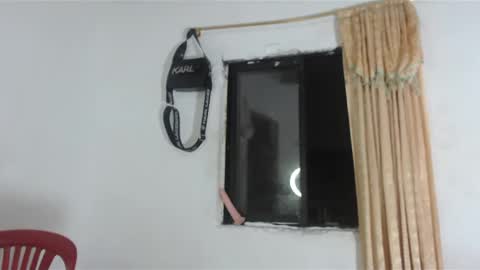 cristina_jennerdoll2104 online show from 01-04-25, 10:27