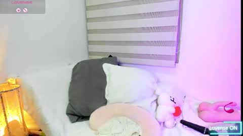 Snapshot of cristinalaurent2 chatting on 11-06-25, 11:26 Cristina Laurent online show from 11-06-25, 11:26